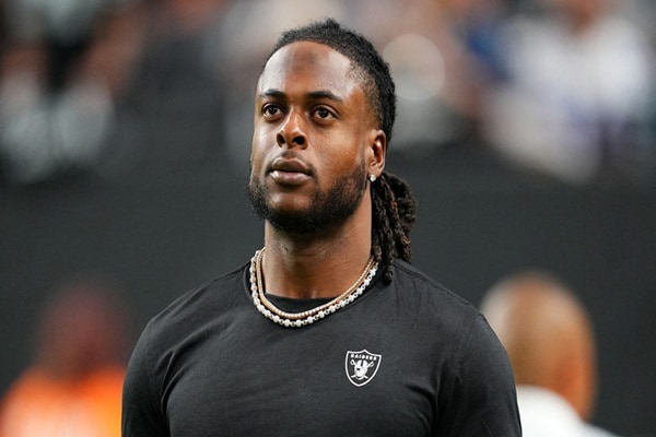 Davante Adams Takes a Swipe at the Bears: Rivalry Reloaded